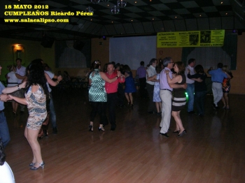 x527787_313486885392370_713372859_n_313486885392370 bailes de salón.jpg